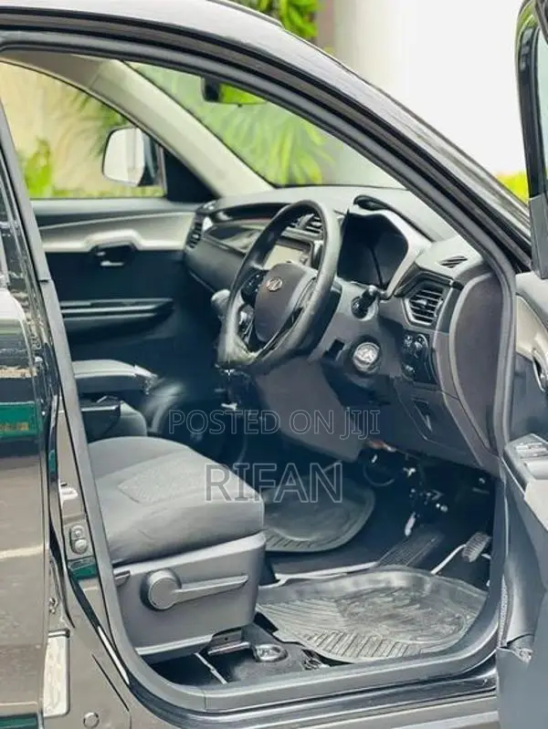 Mahindra KUV 100 NXT K6+ Auto 2024