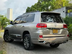 Toyota Land Cruiser Sahara Diesal 2015