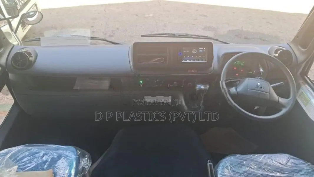 Mitsubishi Rosa HIGH ROOF BUS 2026