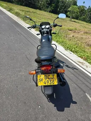 Bajaj Platina 100 2015