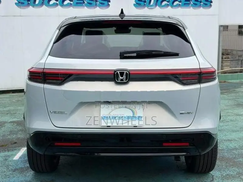 Honda Vezel Z PLAY MOON ROOF 2026