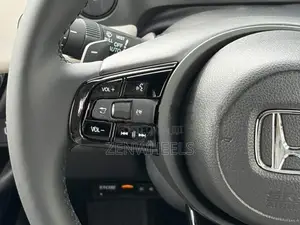 Honda Vezel Z PLAY MOON ROOF 2026