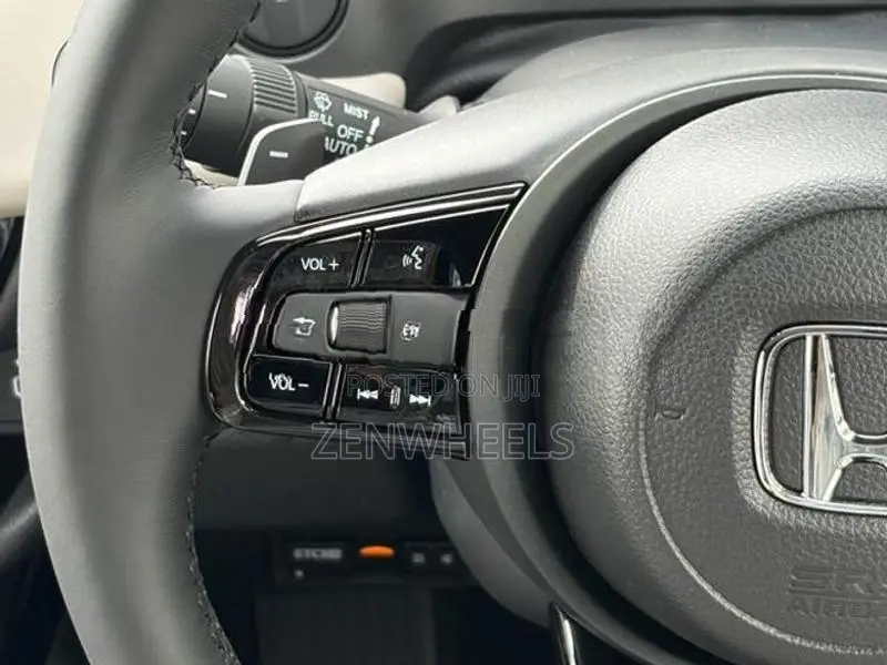 Honda Vezel Z PLAY MOON ROOF 2026