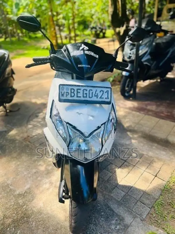 Honda Dio Black/White 2016