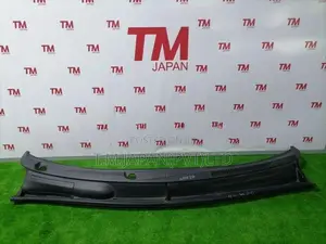 Toyota Prius 20 Wiper Panel