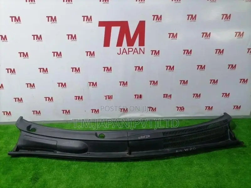 Toyota Prius 20 Wiper Panel