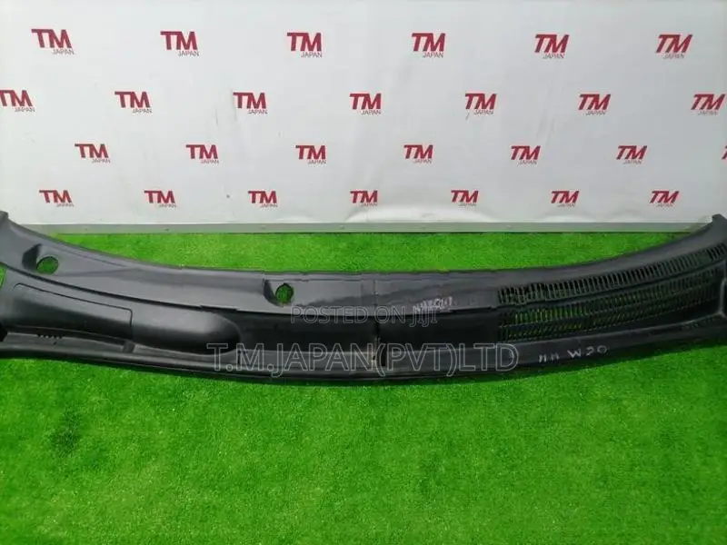 Toyota Prius 20 Wiper Panel