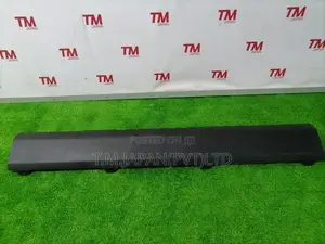 Suzuki Vitara Right Side Skating (Right Side)