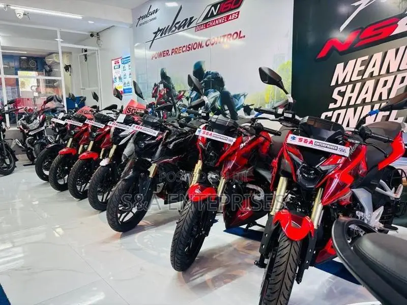 Bajaj Pulsar N160 premium 2026