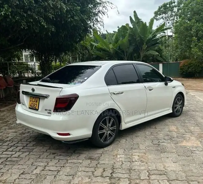 Toyota Axio WXB 2017