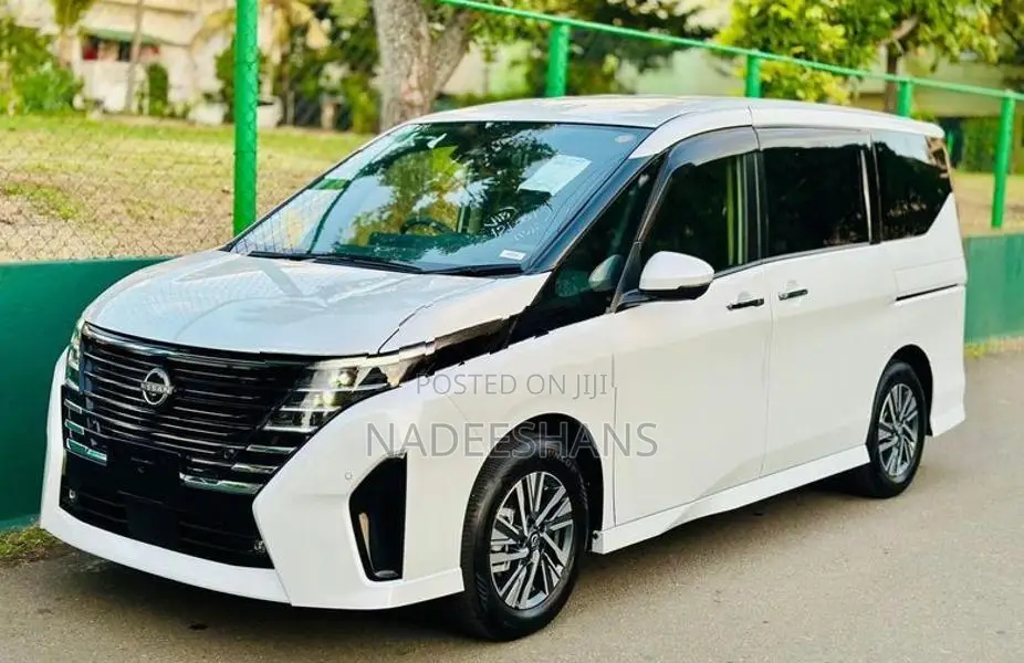 Nissan Serena HIGHWAY V E POWER 2025