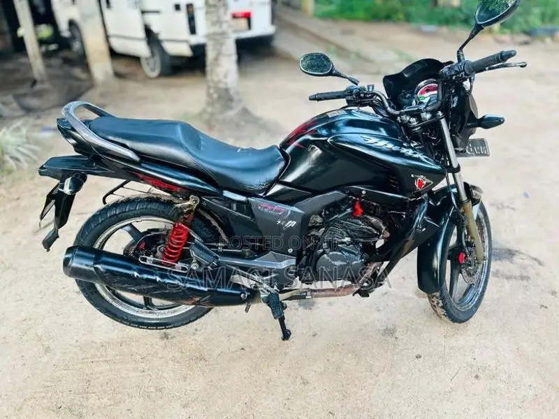 Hero Hunk 150R 2015