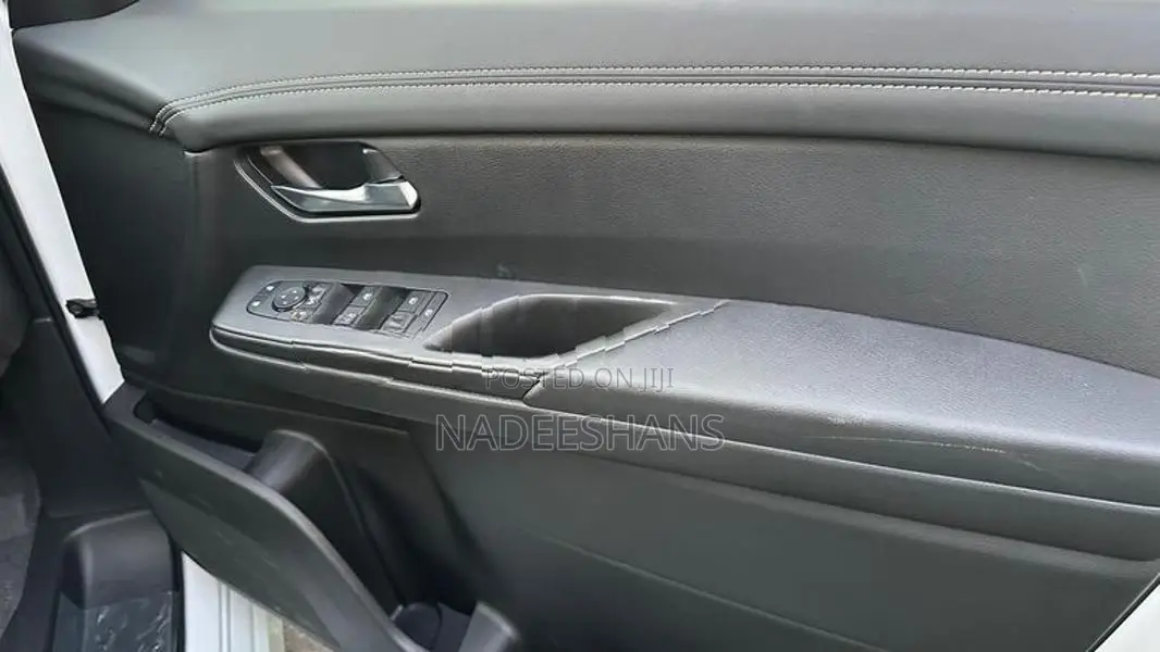 Nissan Serena E POWER HIGHWAY 2025