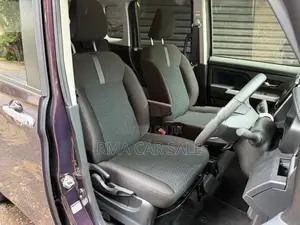 Toyota Roomy Custom G 4way 8Airbg 2025