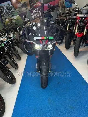 Bajaj Pulsar RS200 EFI 2026