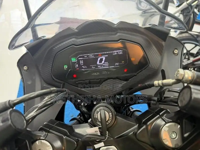 Bajaj Pulsar RS200 EFI 2026