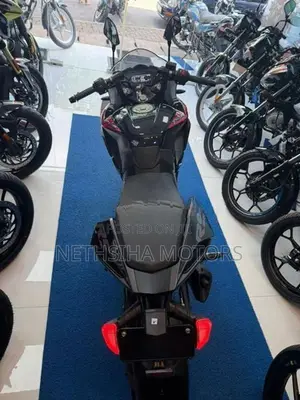 Bajaj Pulsar RS200 EFI 2026