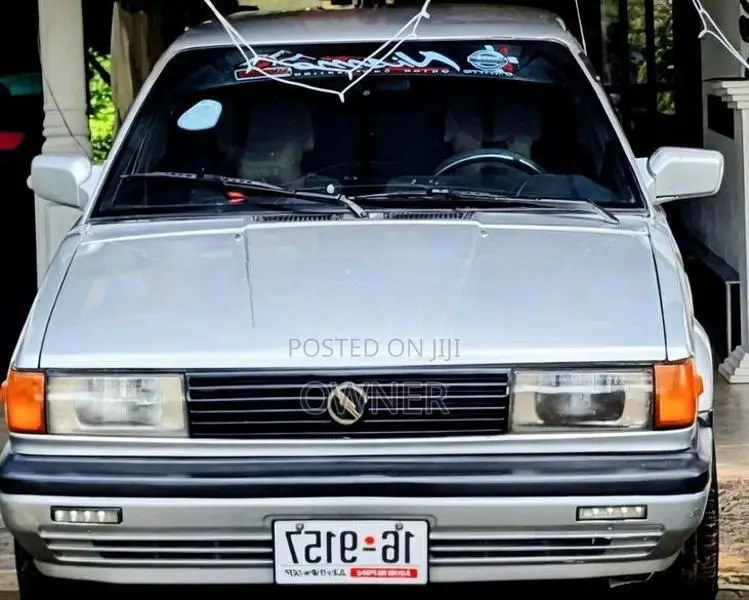 Nissan Sunny B12 1989
