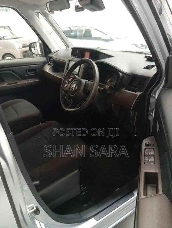Toyota Roomy X 2023