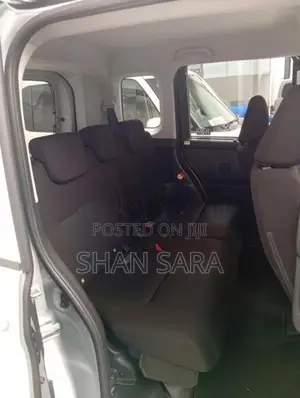 Toyota Roomy X 2023