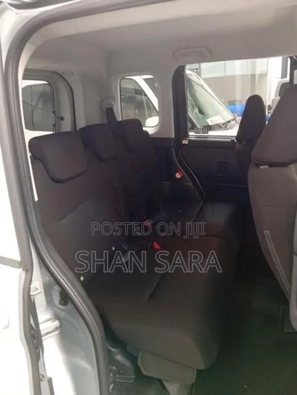 Toyota Roomy X 2023