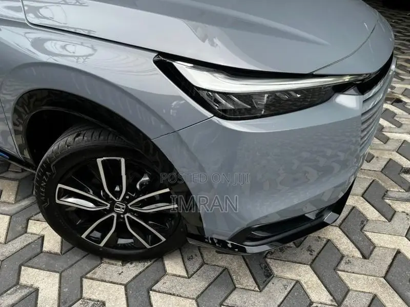 Honda Vezel ZPLAY PREMIUM 2025