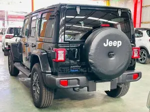 Jeep Wrangler Sahara 2025