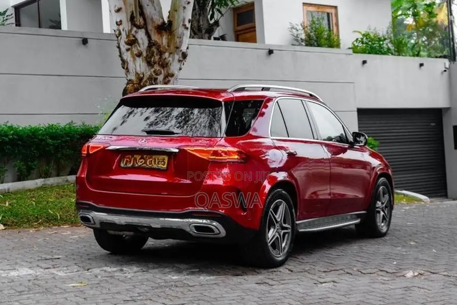 Mercedes Benz GLE 300D Premium + Teach Pack 2019