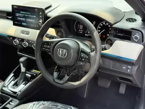 Honda Vezel Z PLAY PREMIUM 2025