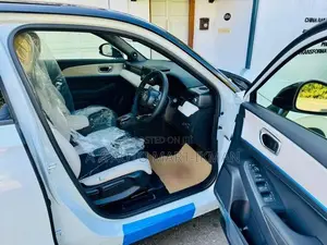 Honda Vezel Z Play 4way 10sp B/N 2025