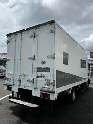 Isuzu Elf Freezer Truck 2017