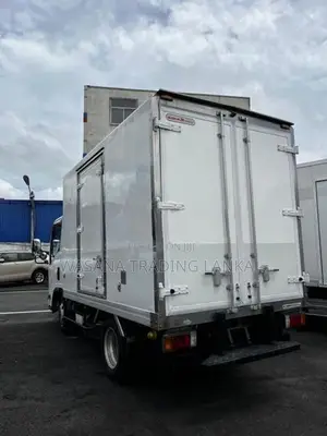 Isuzu Elf Freezer 2017