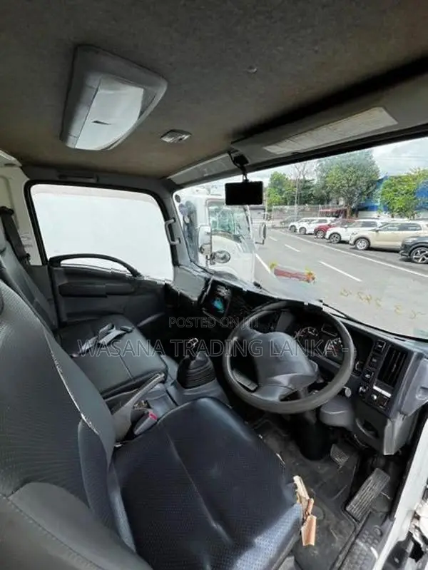Isuzu Elf Freezer 2017