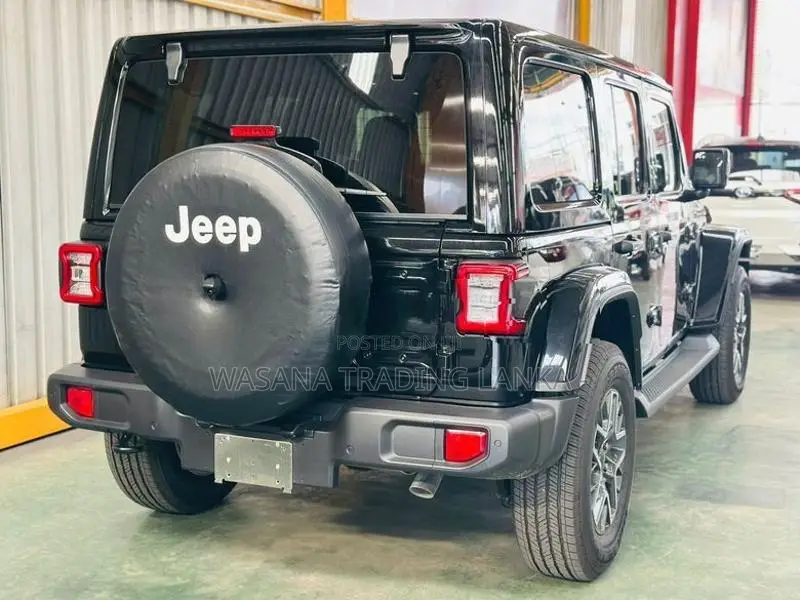 Jeep Wrangler Sahara 2025