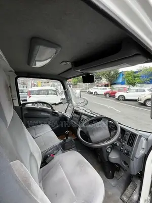 Isuzu Elf Freezer 2017