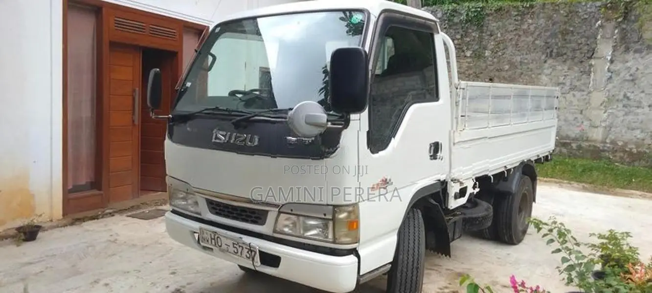 Isuzu Elf 2000