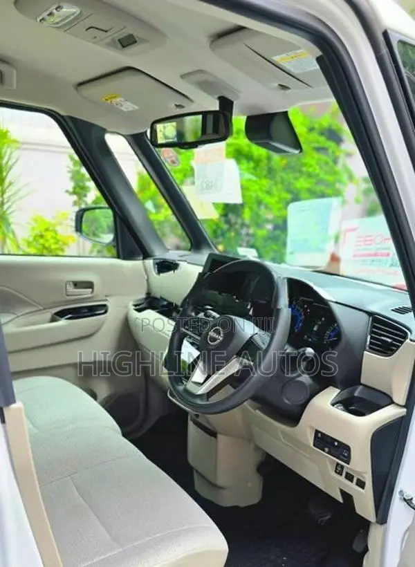 Nissan Roox 2024
