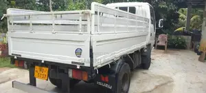 Isuzu Elf 2000