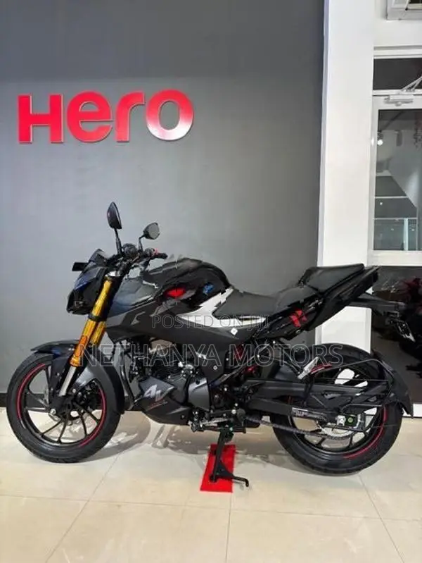 Hero Hunk 160R 4V 2026