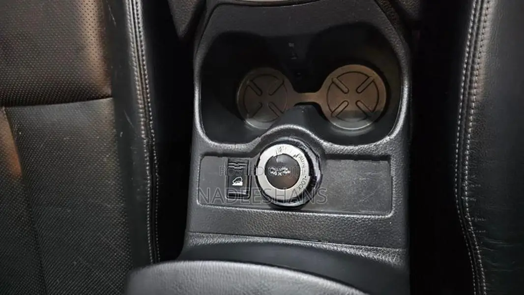 Nissan X-Trail 4WD HYBRID 2015