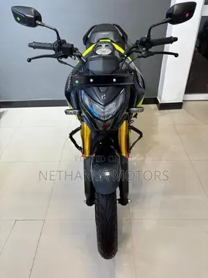 Hero Hunk 160R 4V 2026