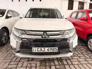 Mitsubishi Outlander Petrol 2015