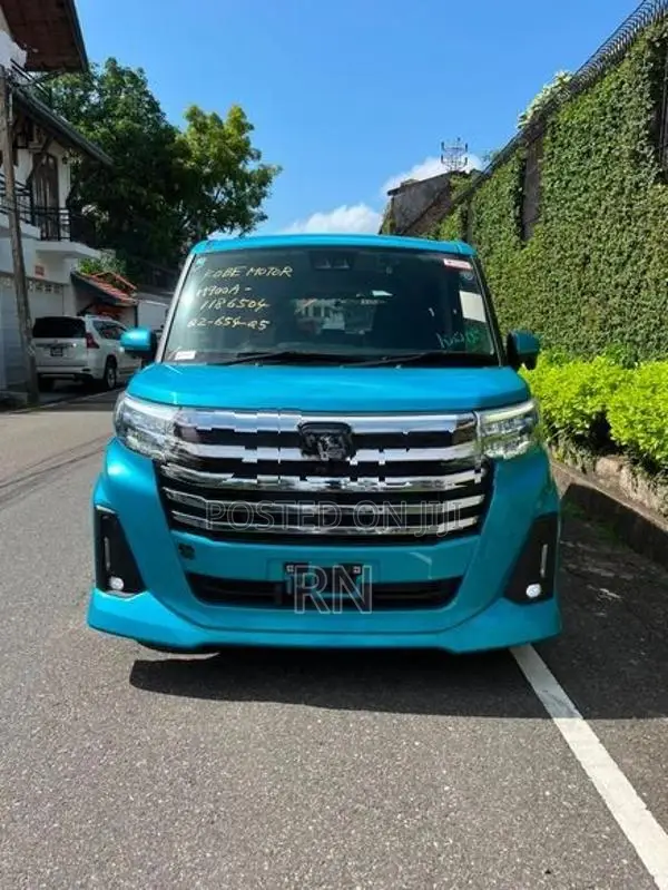 Toyota Roomy Custom G 2025