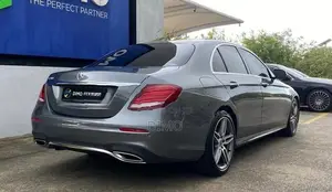 Mercedes Benz E180 AMG 2020