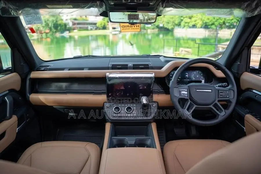 Land Rover Defender HSE X-Dynamic UK 2026