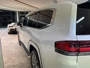 Toyota Land Cruiser 300 ZX Diesel 2026