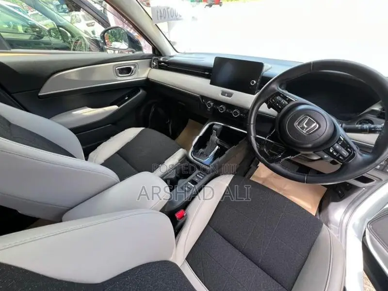 Honda Vezel Z Play 2024