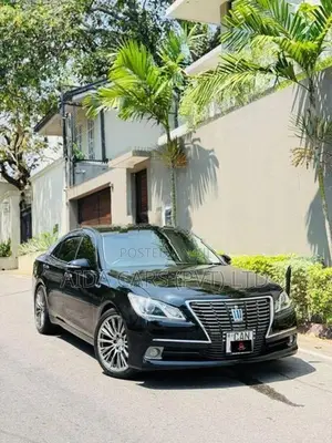 Toyota Crown Royal Saloon 2015