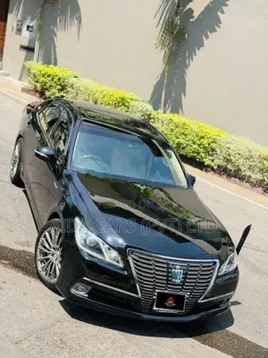 Toyota Crown Royal Saloon 2015