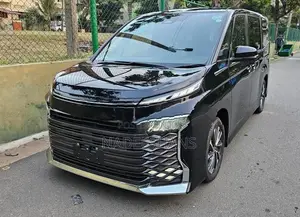 Toyota Voxy SZ HYBRID 2024